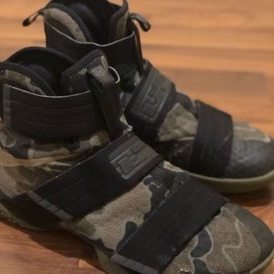 Nike Zoom Soldier 10 SFG